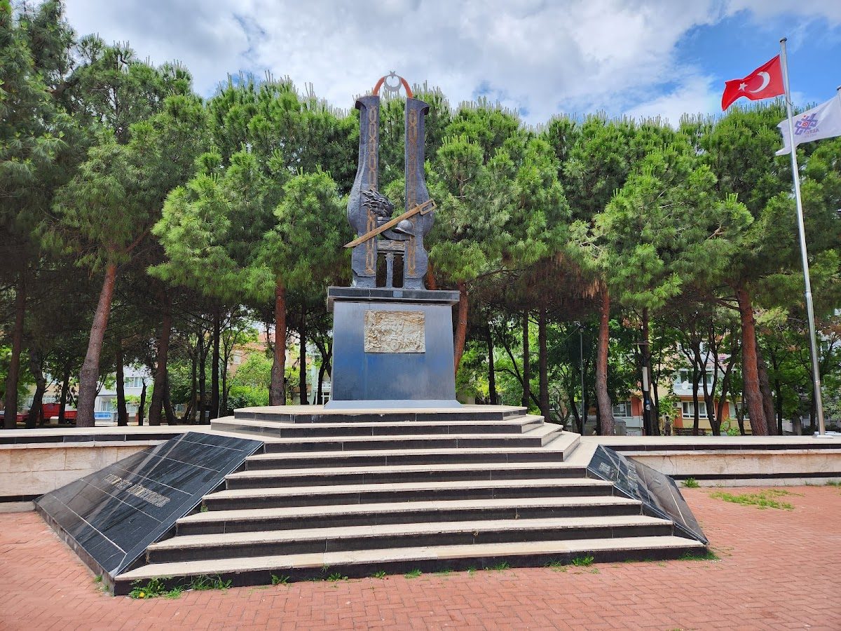 Balıkesir Şehitlik Anıtı
