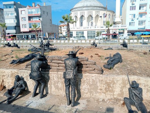 Monument to Respect for History - 3