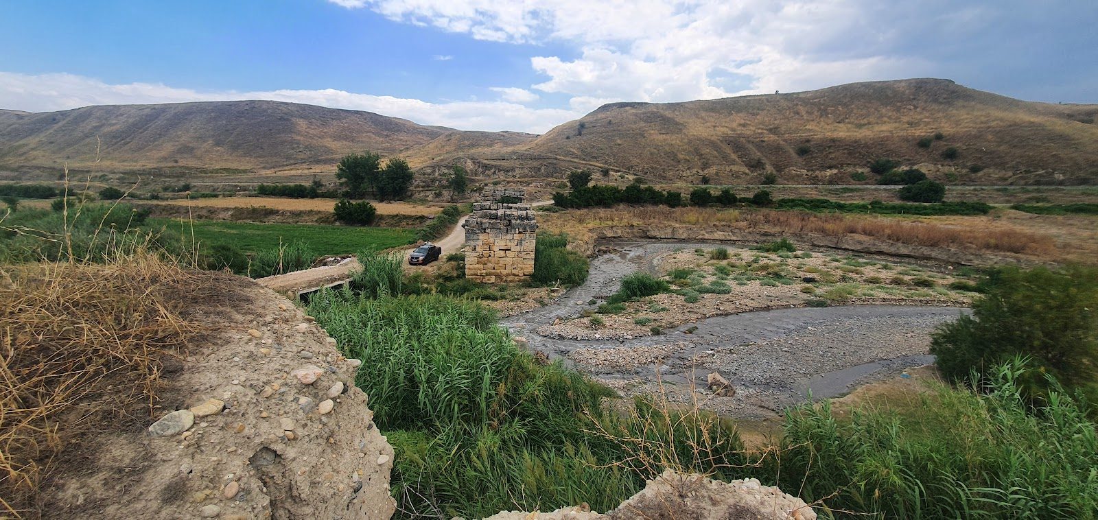 لاوديكيا، بقايا الجسر الروماني. (طريق أفسس)