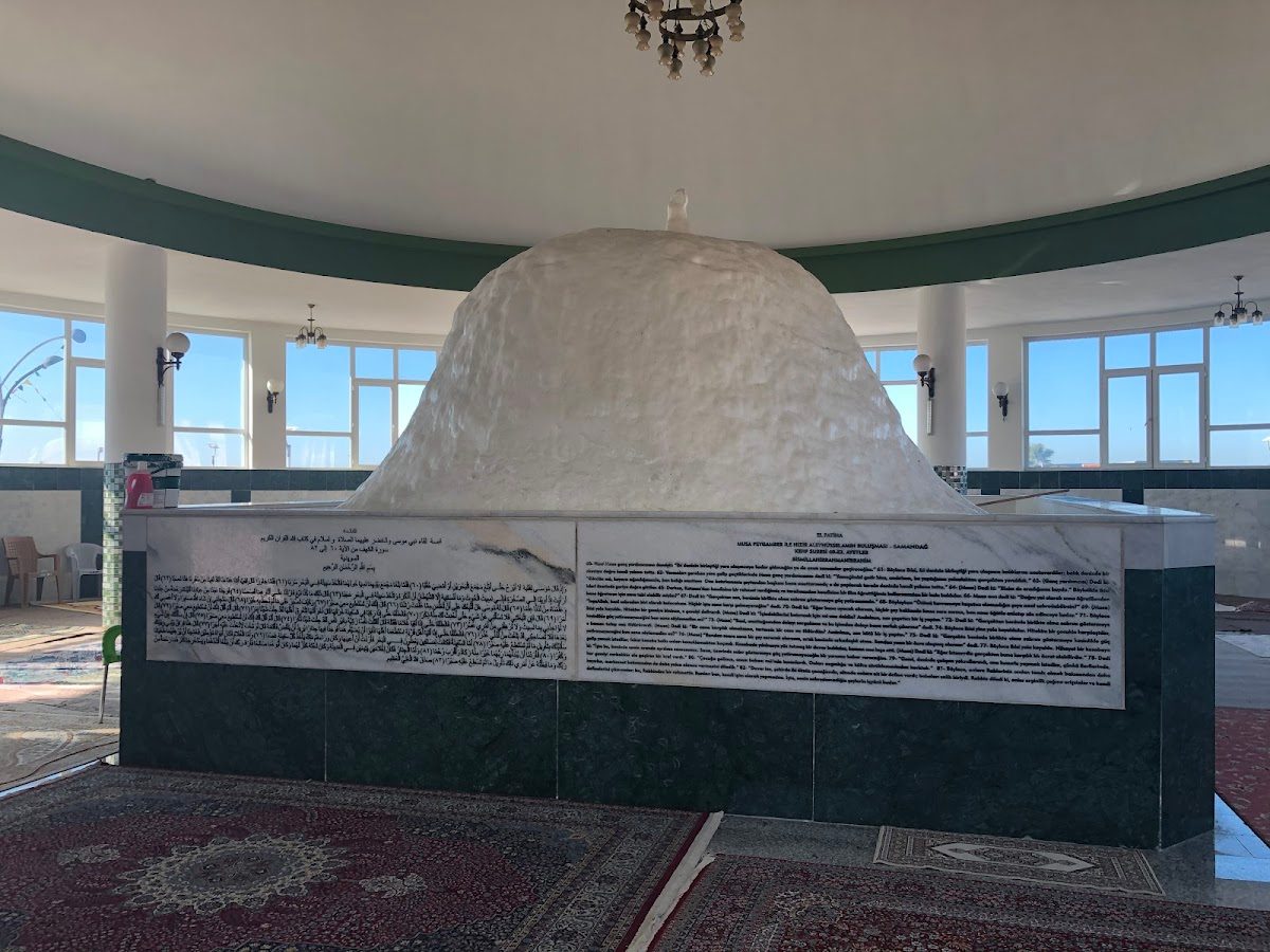 Hazrat Khidr Tomb
