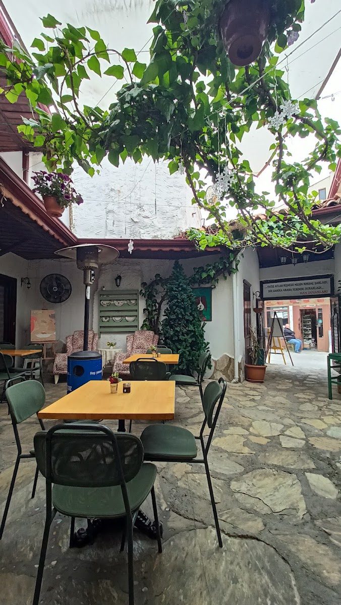 İdyma Yarım Han - 2