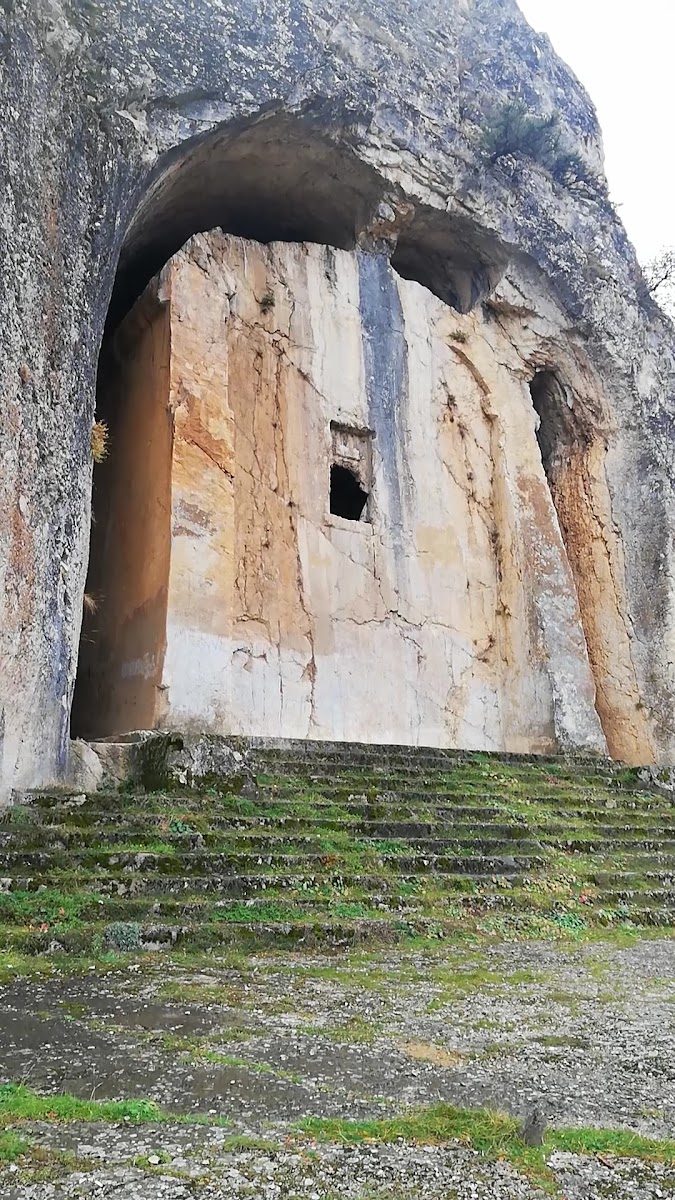 Laçin Kapılıkaya Monumental Rock Tomb - 1