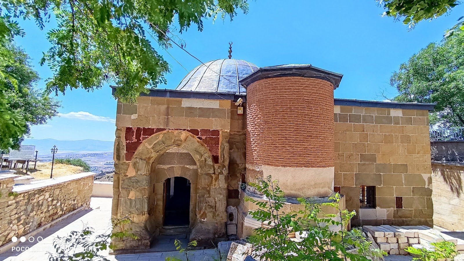 مسجد وضريح عرب بابا