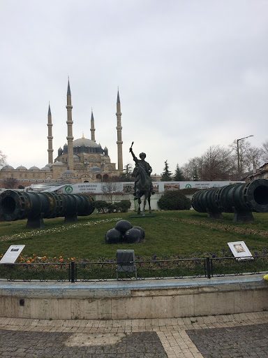 Sultan Mehmed the Conqueror and Şahi Cannon Statue - 1