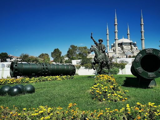 Sultan Mehmed the Conqueror and Şahi Cannon Statue - 2