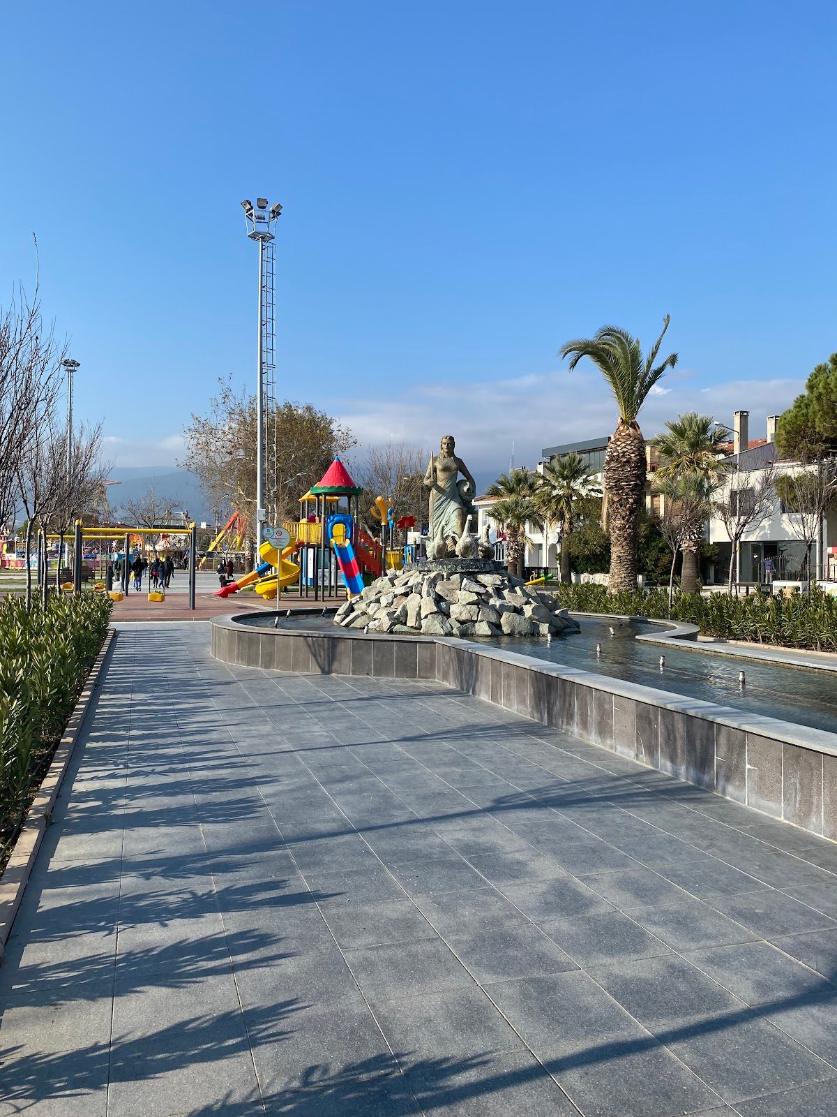 Edremit Akçay Sarıkız Heykeli - 5