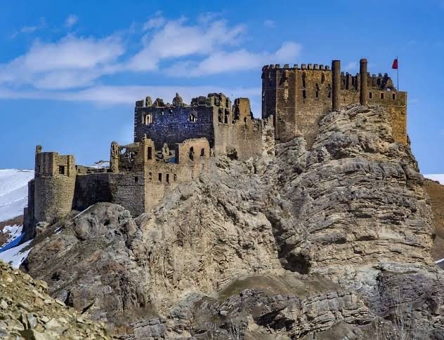 Hoşap Castle