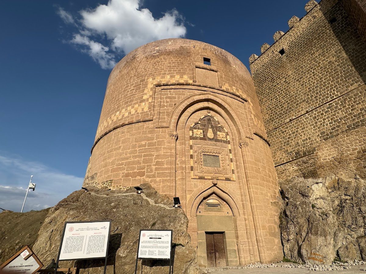Hoşap Castle - 3