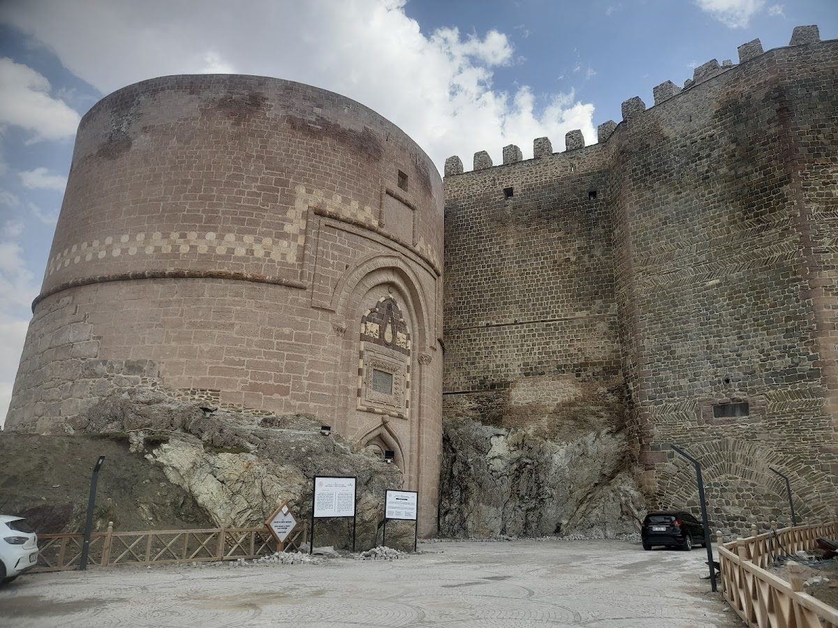 Hoşap Castle - 7
