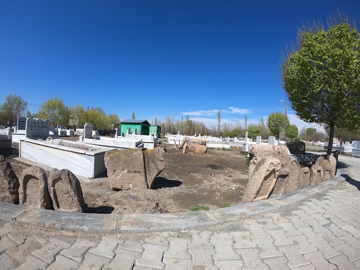 Ram-Headed Tombstones (Karakoyunlu) - 3