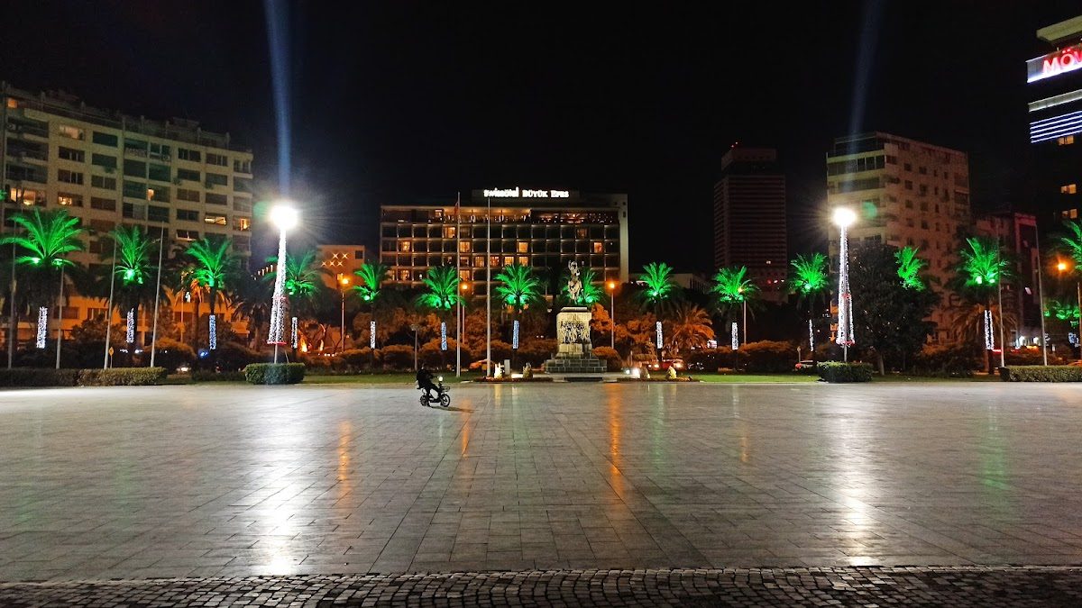 Kordon and Cumhuriyet Square - 5