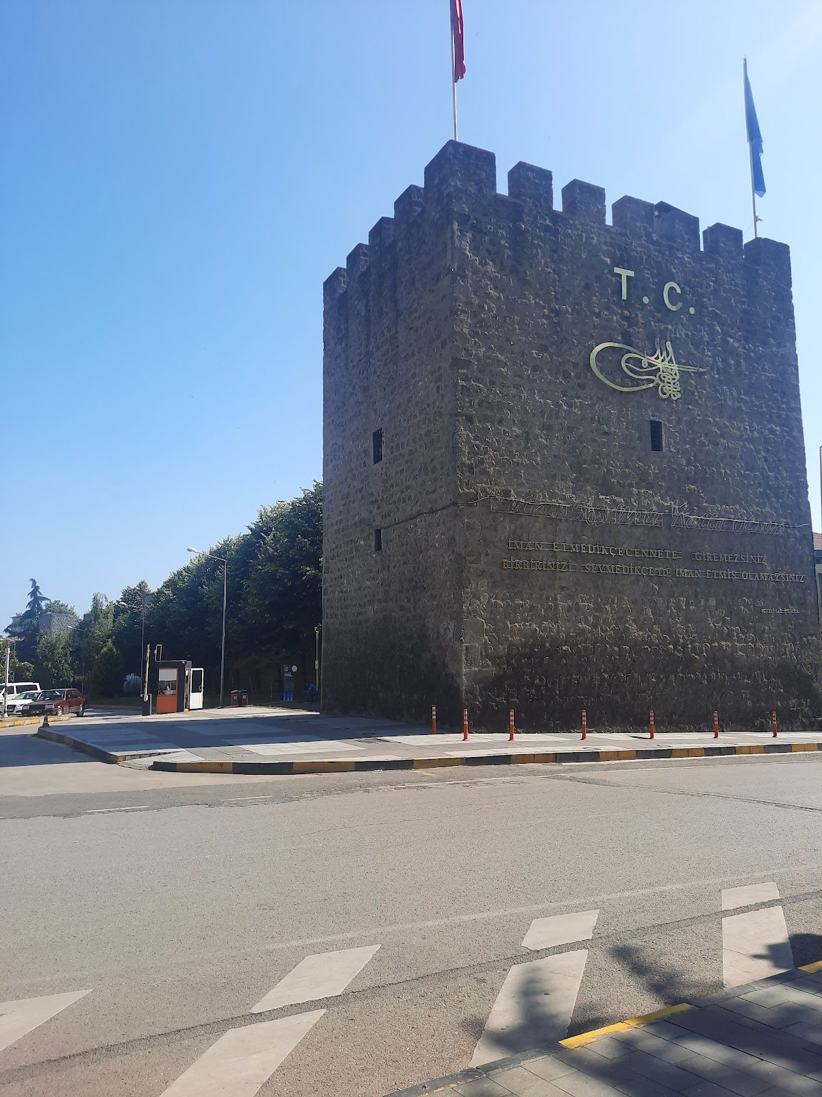 Zağnos Burcu ve Surları