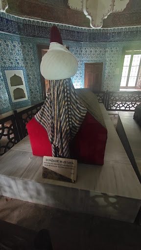 Cem Sultan Türbesi