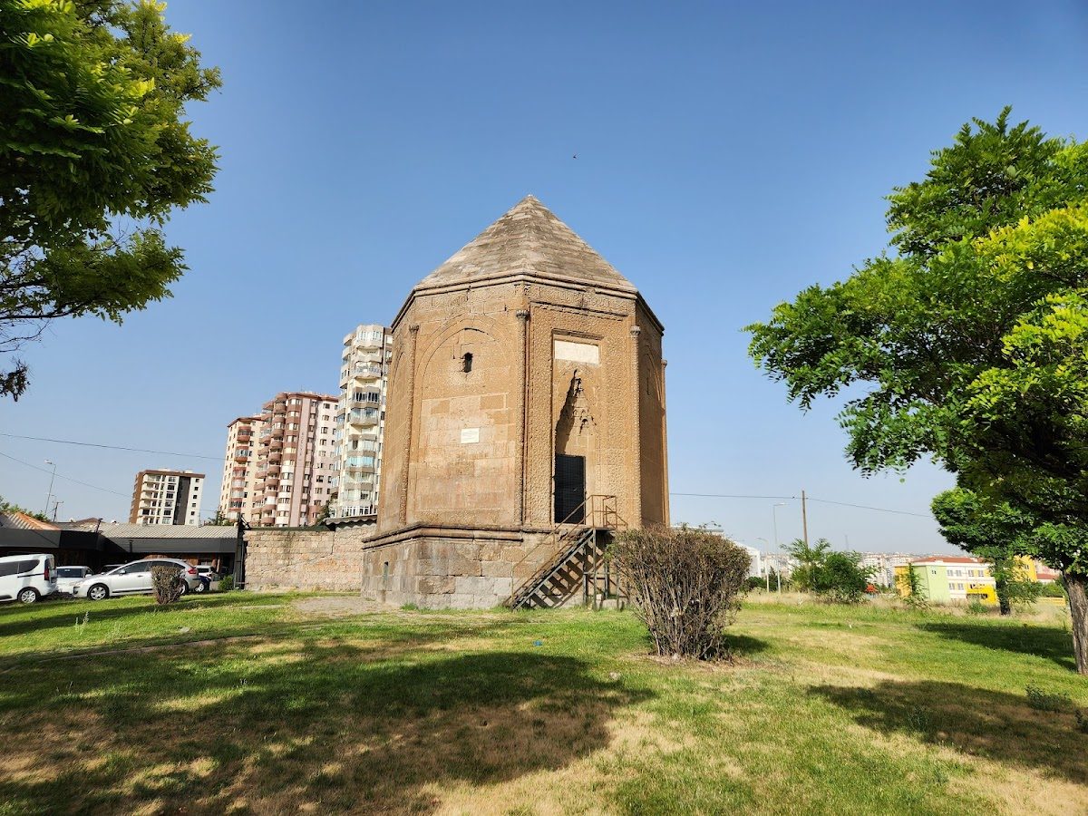 Çifte Kümbet
