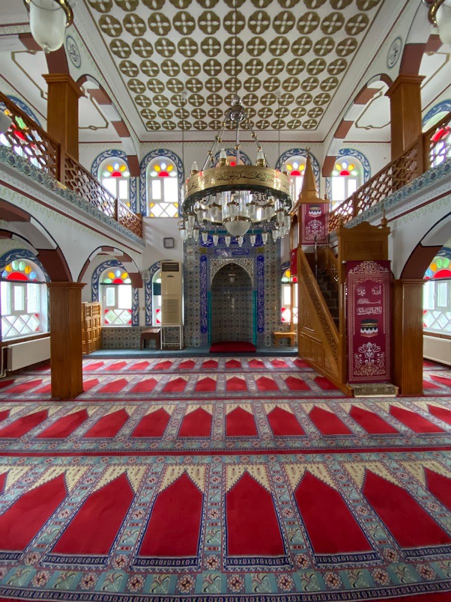 مسجد 18 مارت