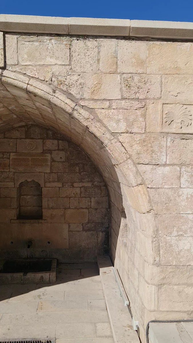Üç Lüleli Çeşme - 1