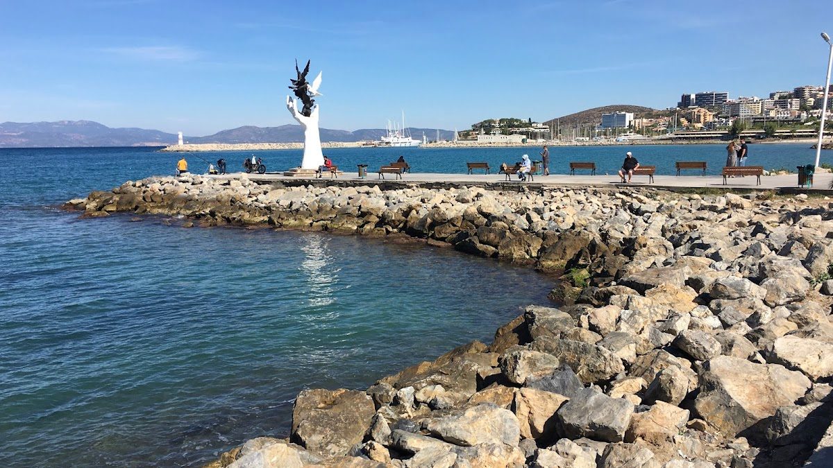 Barış Anıtı (Kuşadası Güvercini)