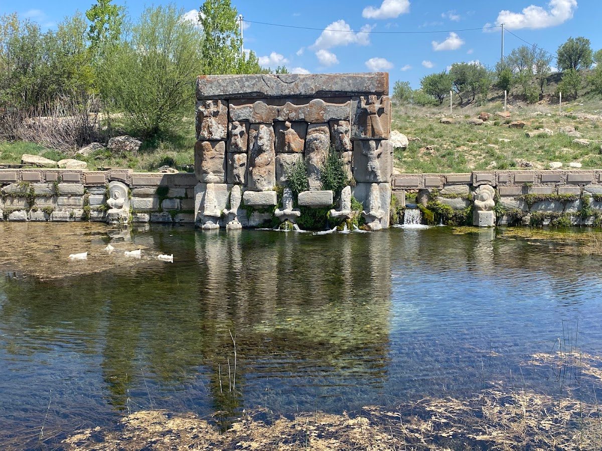 Хеттский водяной памятник Эфлатунпынар