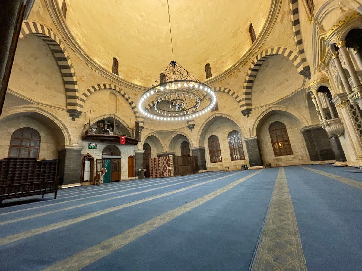 Alaüddevle Mosque - 3