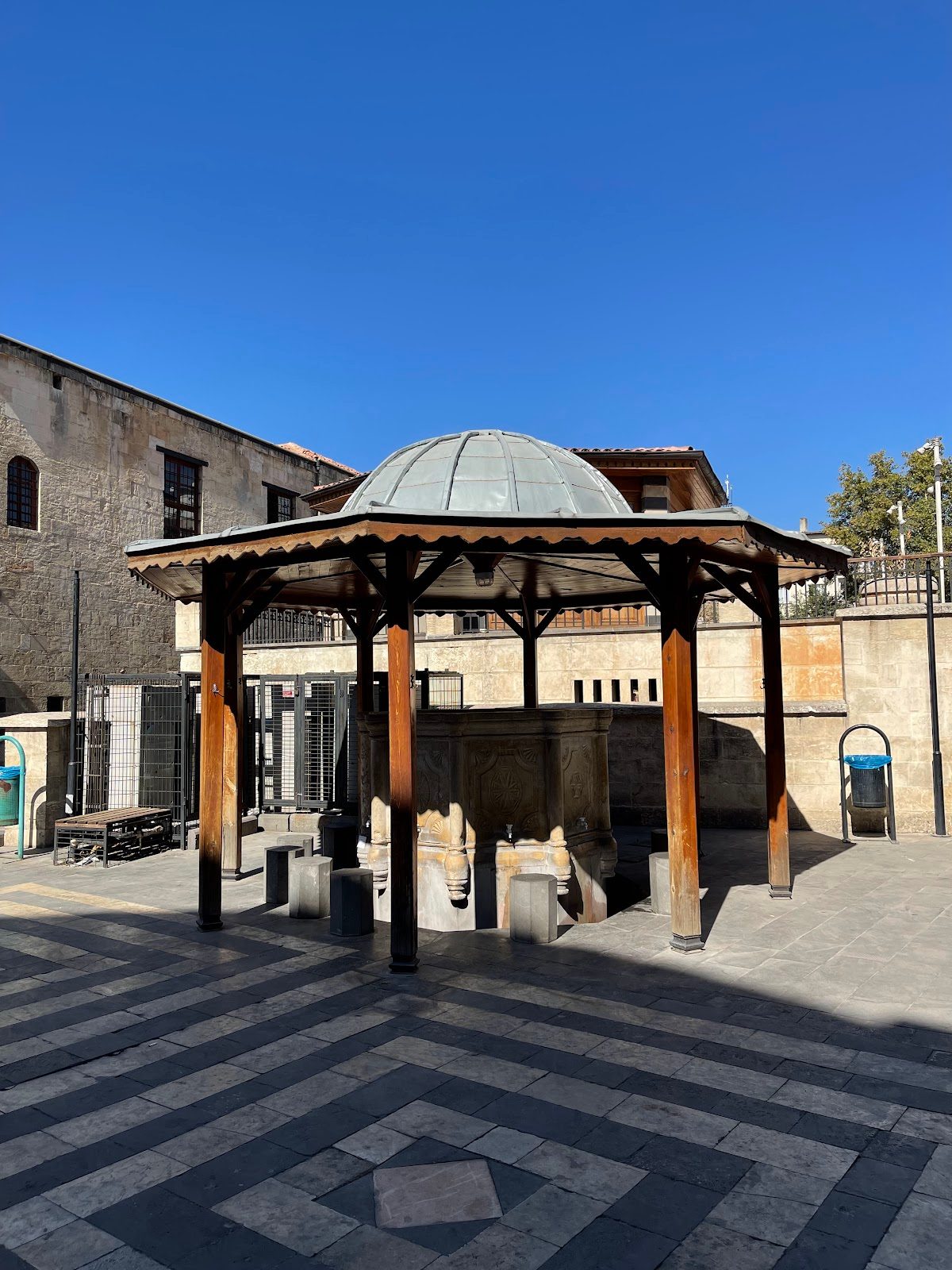 Alaüddevle Mosque - 7