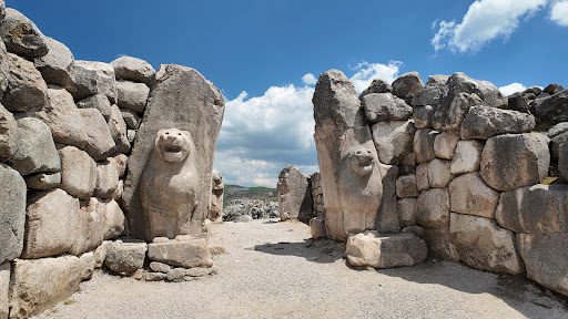 بوابة الأسد - 1