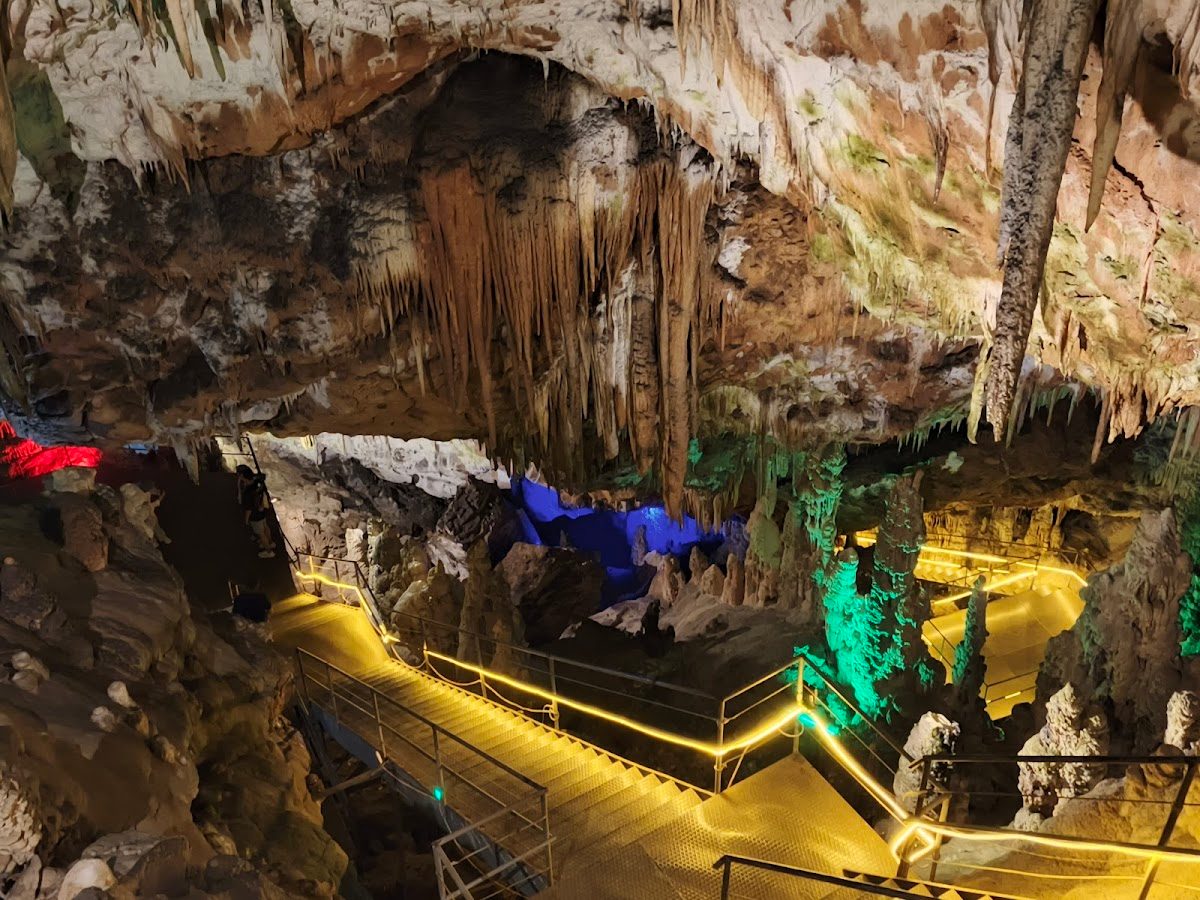 Oylat Cave
