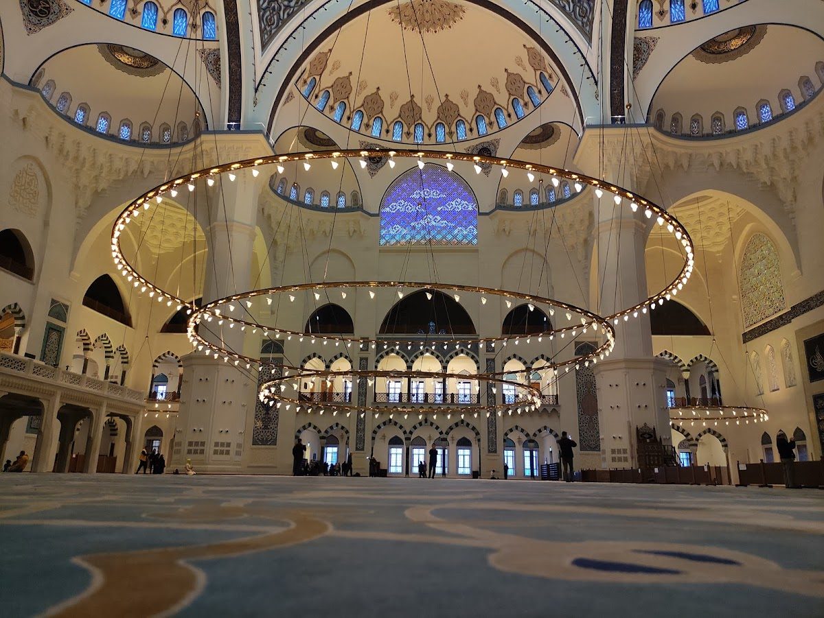 Büyük Çamlıca Camii