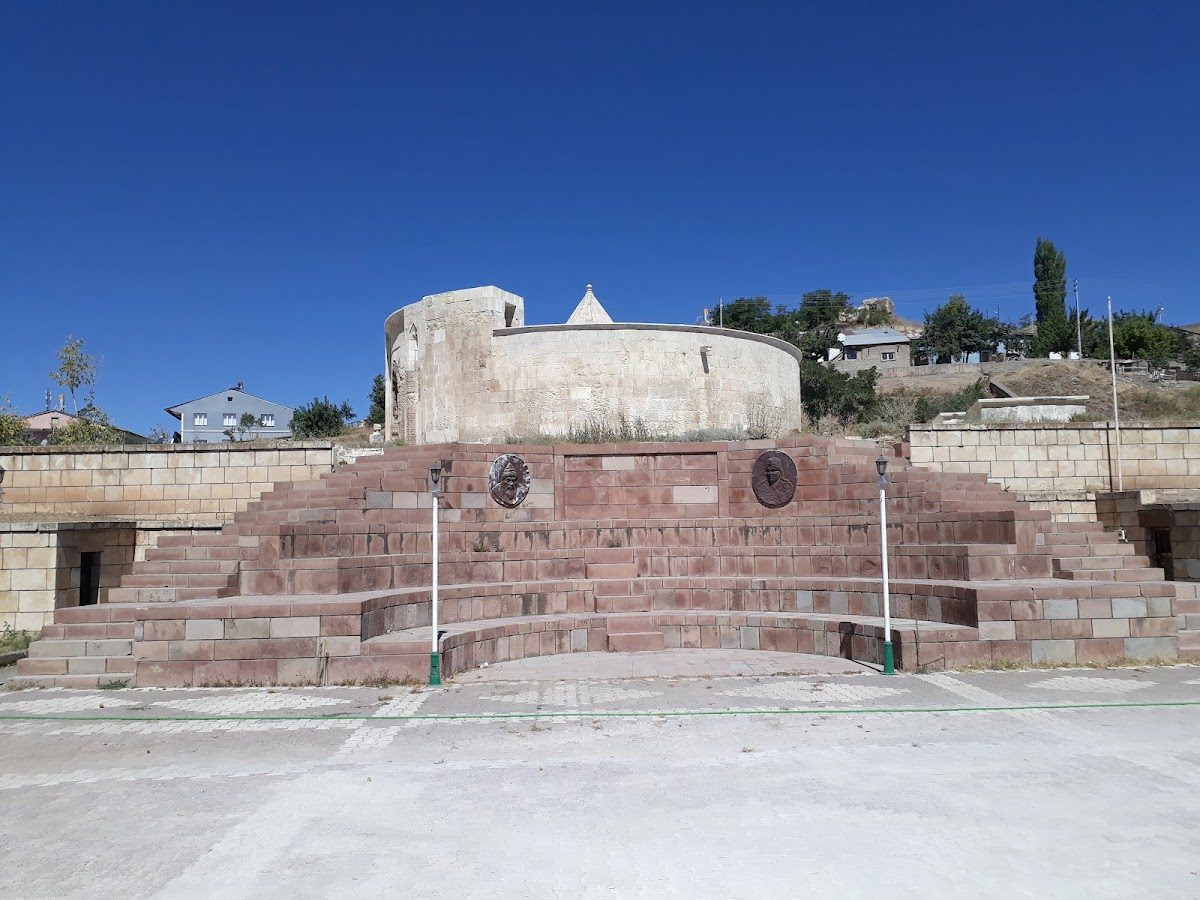 Mama Hatun Tomb and Complex - 5
