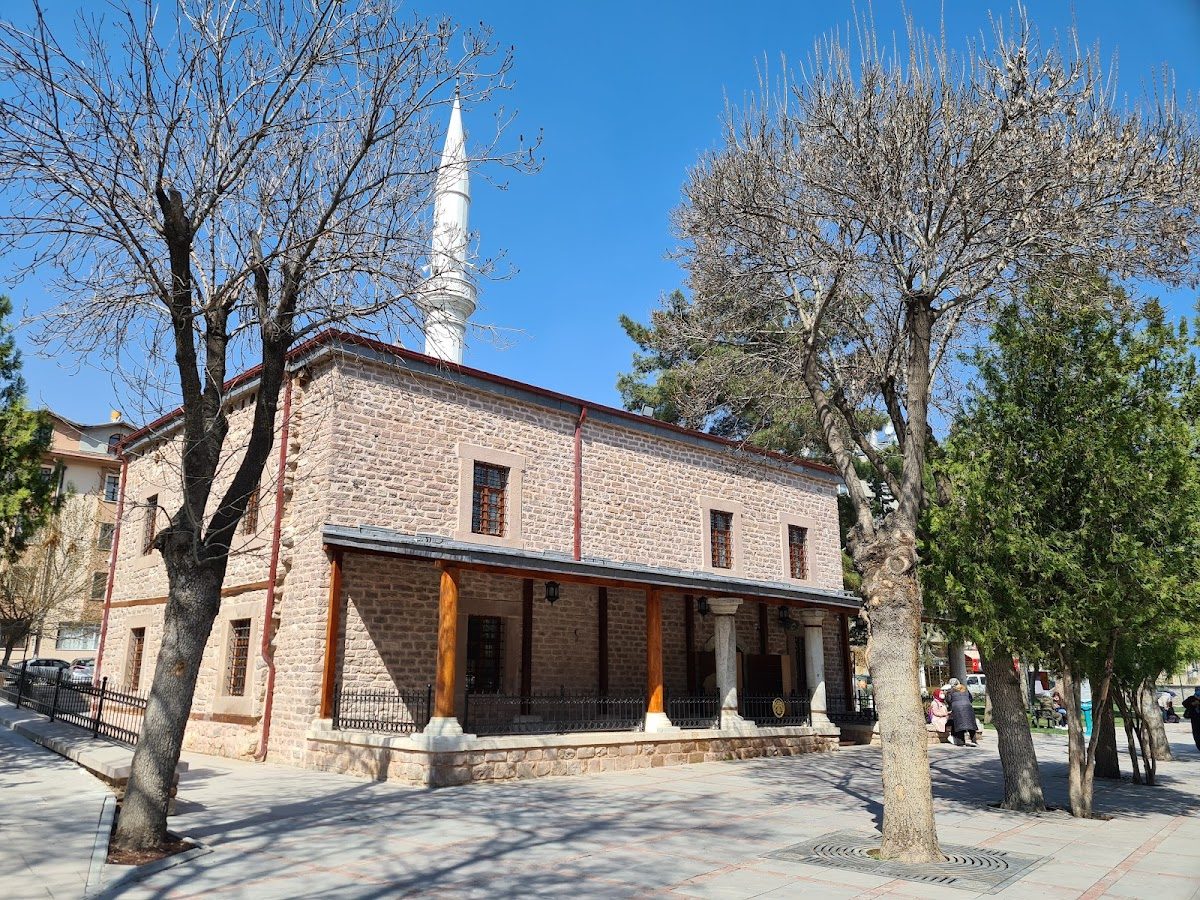Şems-i Tebrizi Camii ve Türbesi