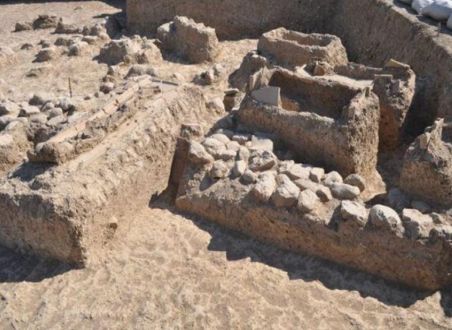 Yeşilova Höyüğü - 6