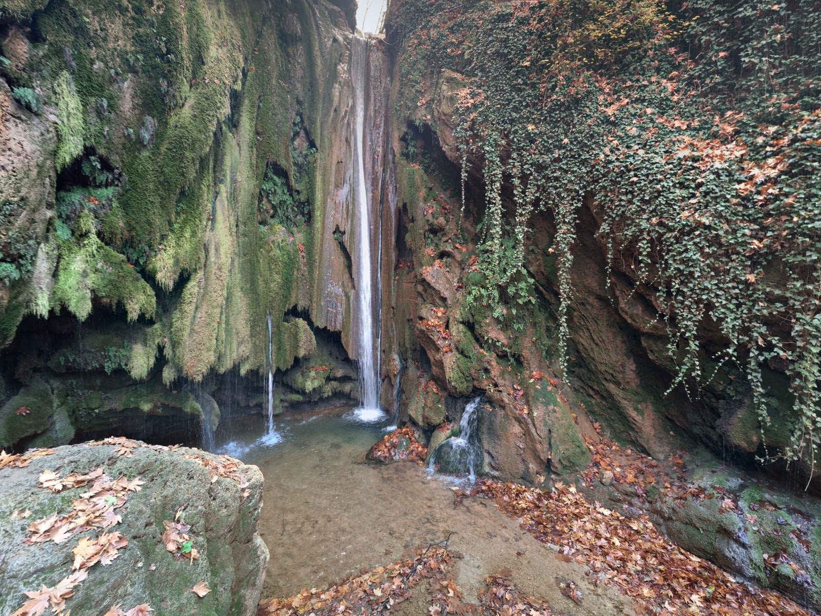 Weeping Rock - Sakızcılar Asmaaltı Waterfall - 1