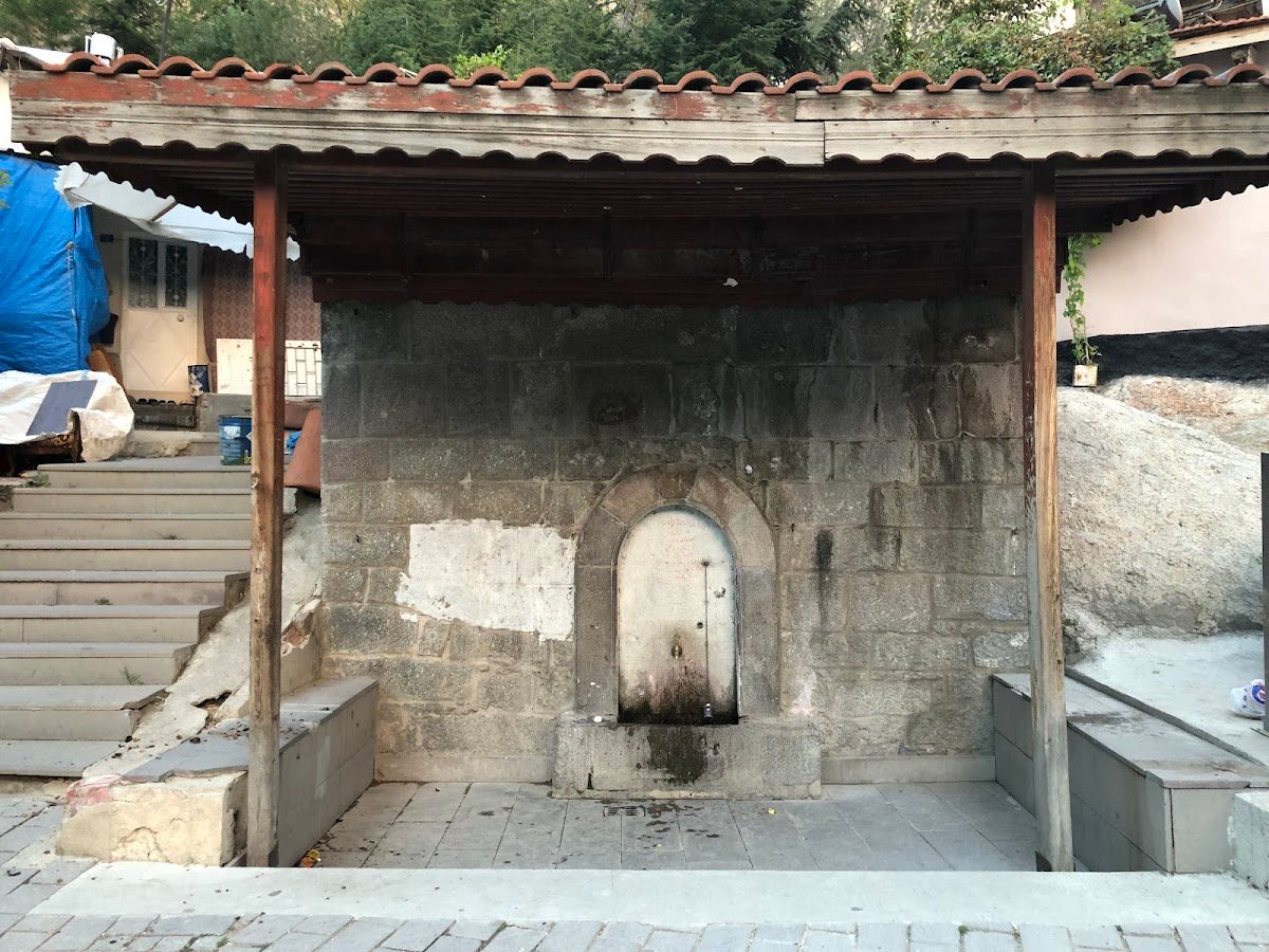 Tarihî Sokak Çeşmesi - 4