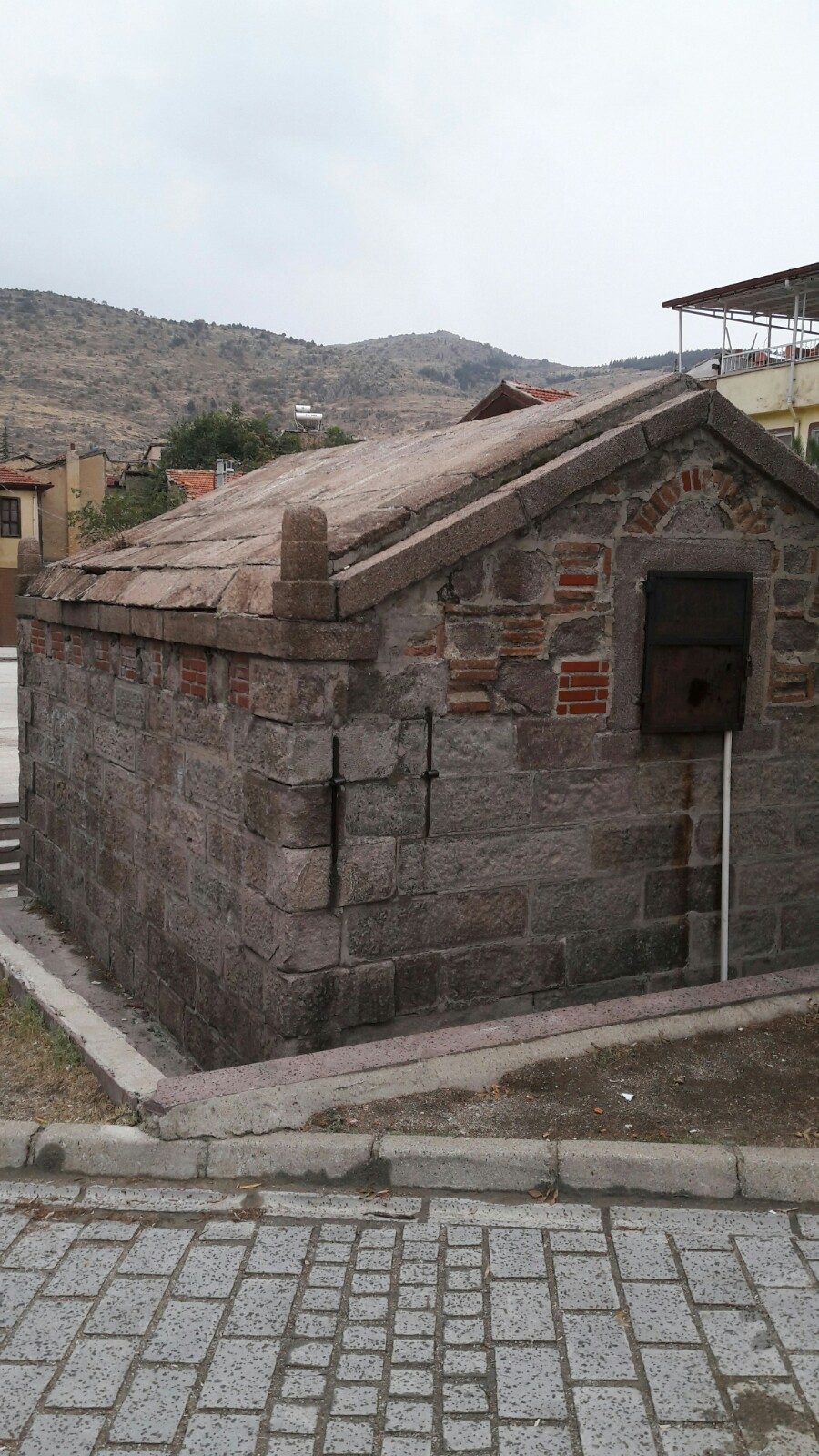 Tarihî Sokak Çeşmesi - 6