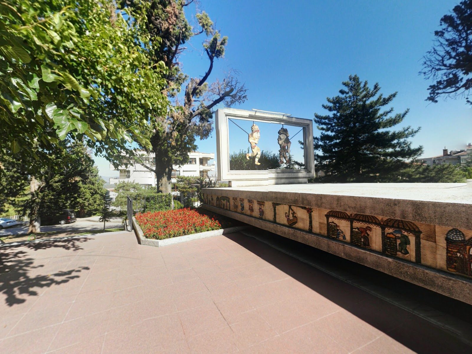 Karagöz Anıtı - 3